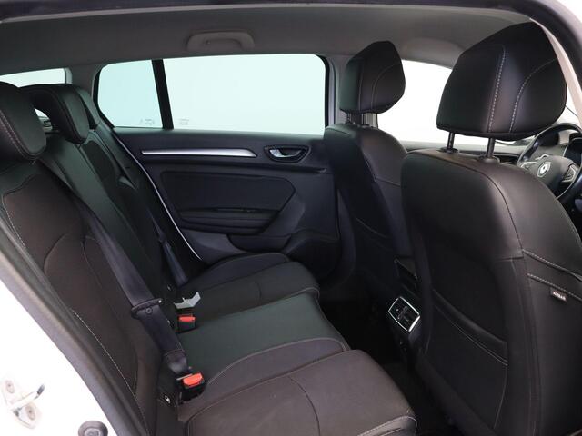 Renault MEGANE Estate 1.6 E-Tech Plug-In Hybrid 160pk Intens | Accu score 94% | Parkeersensoren rondom | Achteruitrijcamera |