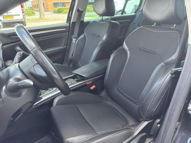 Renault MEGANE Estate 1.6 E-Tech Plug-In Hybrid 160 R.S. Line | Stuur en Stoel Verwarming | Parkeer Assist | Head Up Display