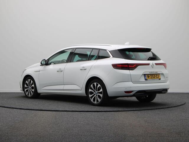 Renault MEGANE Estate E-Tech Plug-In Hybrid 160pk Intens | BOSE Premium audio | Achteruitrijcamera | 88% accu score | Parkeersensoren voor/achter | Head up Display
