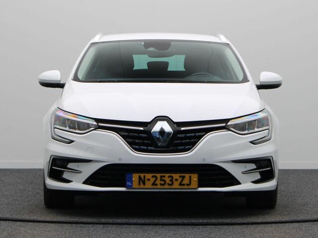 Renault MEGANE Estate E-Tech Plug-In Hybrid 160pk Intens | BOSE Premium audio | Achteruitrijcamera | 88% accu score | Parkeersensoren voor/achter | Head up Display