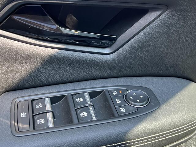 Renault MEGANE E-Tech comfort range iconic 60 kWh | Direct leverbaar | 360 graden camera | Stoel & stuur verwarming | Cruise adaptief | Harman & Kardon |