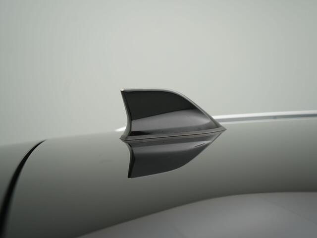 Renault MEGANE Estate 1.6 E-Tech Plug-In Hybrid 160 Intens - RIJKLAARPRIJS - Achteruitrijcamera - All Seasonbanden - Dealeronderhouden