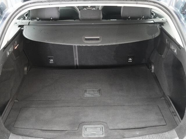 Renault MEGANE Estate 1.3 TCe Limited - Navigatie - Parkeersensoren V+A - Trekhaak - Cruise Control