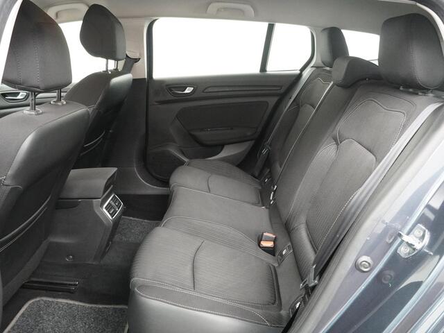 Renault MEGANE Estate 1.3 TCe Limited - Navigatie - Parkeersensoren V+A - Trekhaak - Cruise Control