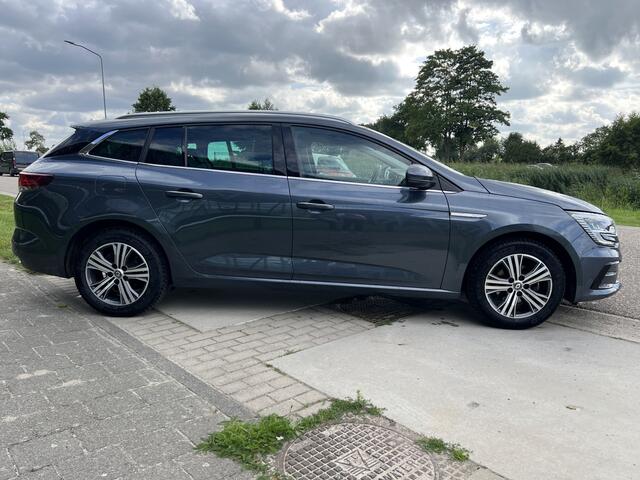 Renault MEGANE Estate 1.3 TCe Intens / Automaat / Trekhaak / Keyless / Cruise / Climate / Applecarplay - Androidauto /