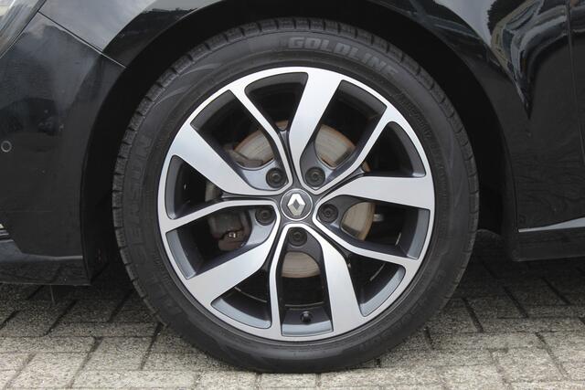 Renault MEGANE Estate 1.5 dCi Bose Navigatie/Achteruitrijcamera/Parkeersensoren rondom/Dodehoek detectie/Park assist/Climate control/Cruise control/Trekhaak/Bluetooth/17'' Lichtmetalen velgen.