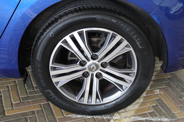 Renault MEGANE Estate 1.3 TCe Intens | Incl. 12 maanden garantie | Adaptieve cruise control | Apple carplay/Android auto | Schuif/kantel dak | Parkeercamera | Climate control | DAB radio | BOSE audio |