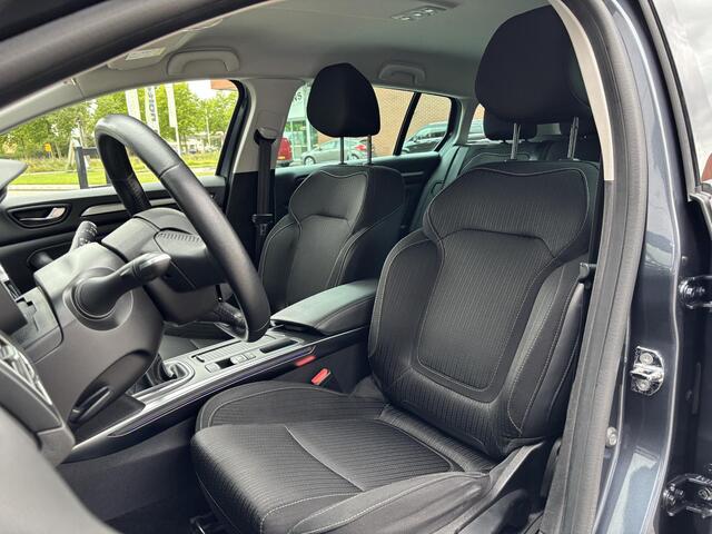 Renault MEGANE Estate 1.3 TCe Bose Easy Life Pack | Navigatie Full-Map | Camera | Dodehoek Detectie | Park. Sensoren + Assist | Rijklaarprijs!