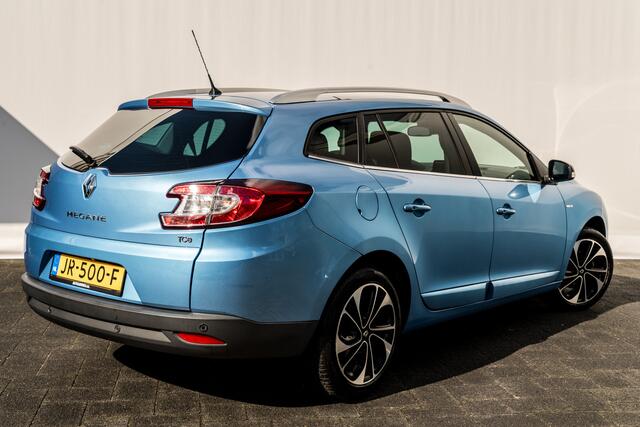 Renault MEGANE Estate 1.2 TCe Bose | Automaat | Schuifdak | Nw ketting | Cruise | Navi | PDC | Camera