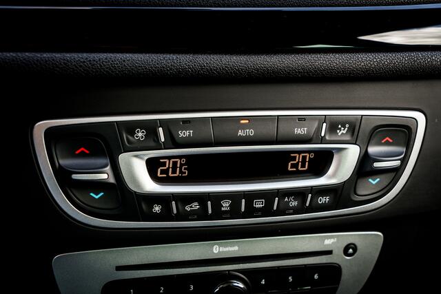 Renault MEGANE Estate 1.2 TCe Bose | Automaat | Schuifdak | Nw ketting | Cruise | Navi | PDC | Camera