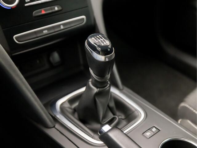 Renault MEGANE Estate 1.2 TCe Limited Sport (VIRTUAL COCKPIT, APPLE CARPLAY, NAVIGATIE, CLIMATE, SPORTSTOELEN, GETINT GLAS, CRUISE, PARKEERSENSOREN, NIEUWSTAAT)