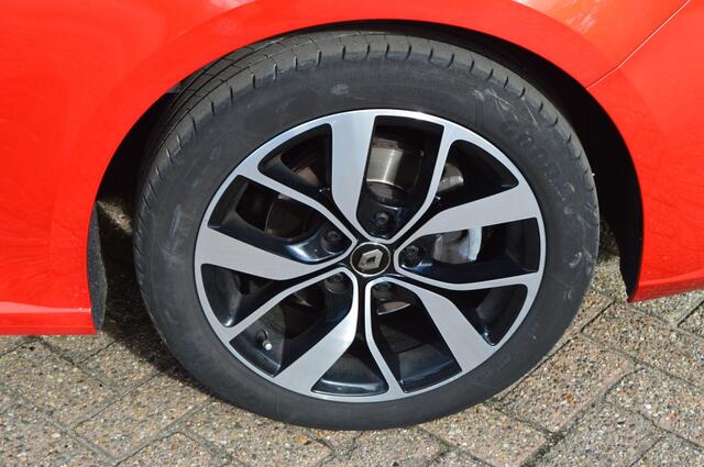 Renault MEGANE 1.3 TCe Bose