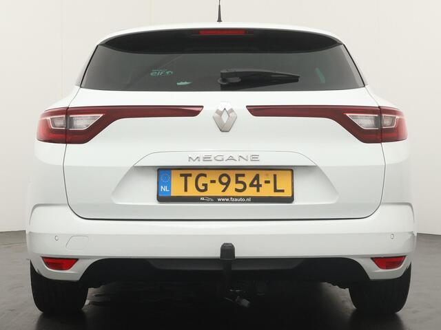 Renault MEGANE Estate 1.3 TCe Limited - 200PK - Cruise Control - Navigatie