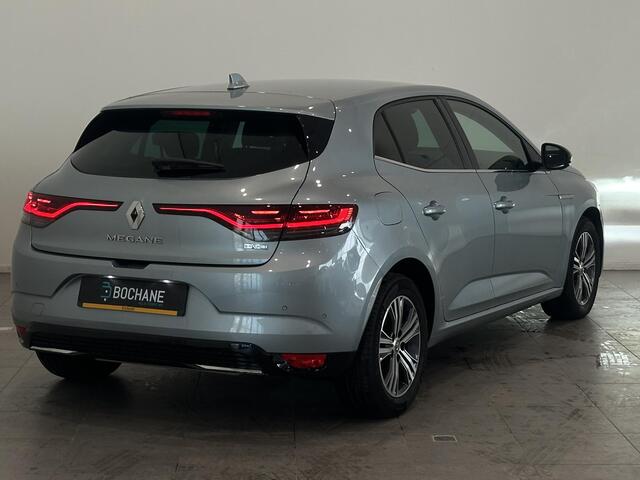 Renault MEGANE 1.6 E-Tech Plug-In Hybrid 160 Intens | Navigatie 9,3" | Head-Up Display | Dodehoek Detectie | Parkeersensoren voor, achter en achteruitrijcamera