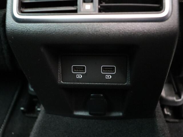 Renault MEGANE Estate TCe 140pk EDC/Autom. Intens | Apple Carplay | Android Auto | Navigatie | Parkeersensoren voor en achter |