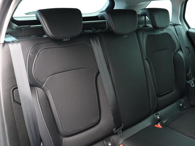 Renault MEGANE Estate 1.3 TCe 140 Techno | Stoel-stuur verwarming | Navigatie | Achteruitrijcamera | Parkeersensoren rondom |