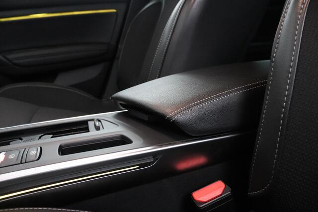 Renault MEGANE Estate 1.3 TCe 140 Techno | Pack Winter | Pack Parking | Bose Audio |