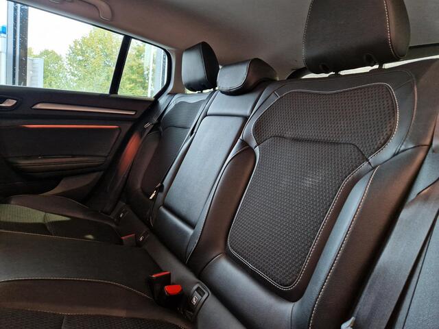 Renault MEGANE Estate 1.3 TCe Bose NAVIGATIE | ADAPTIVE CRUISE CONTROL | ACHTERUITRIJCAMERA | PARKEERSENSOREN VOOR-/ACHTER