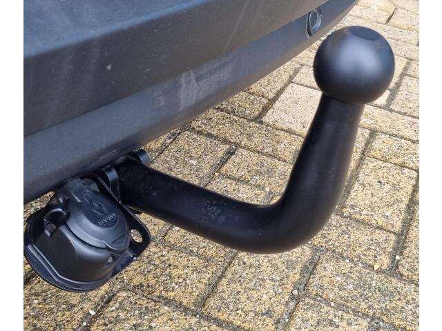 Renault MEGANE Estate 1.2 TCe Limited 116PK | NL AUTO | Trekaak | Onderhoudshistorie | Navigatie | Cruise Control | Climate Control | Parkeersensoren | Getint Glas | 2 Sleutels |