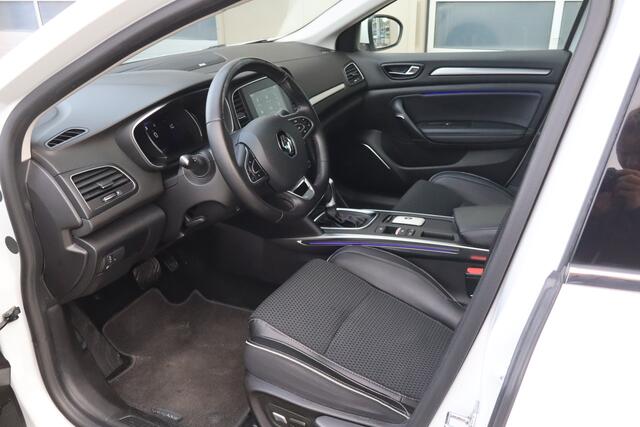 Renault MEGANE Estate 1.2 TCe Bose NL-Auto!! Pano I Stoelmassage I Sfeerverlichting