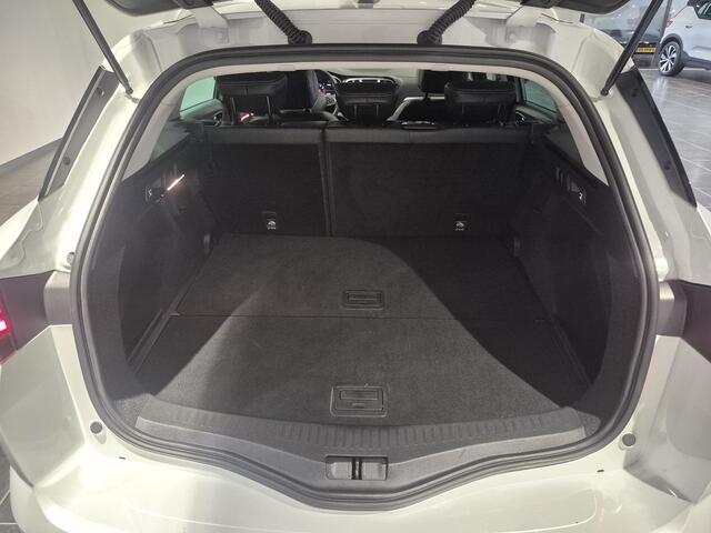 Renault MEGANE Estate TCe 140PK Automaat Techno | Pack Parking & Winter | Navigatie | Cruisecontrol | Parkeersensoren |