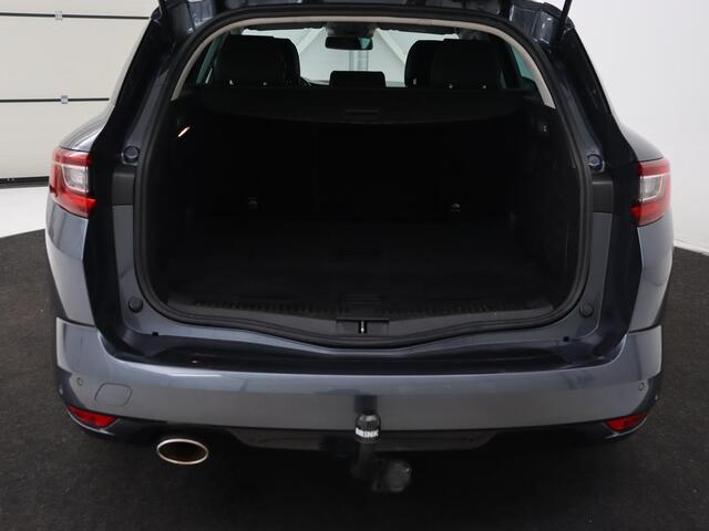 Renault MEGANE 1.3 TCe Bose | Automaat | Trekhaak | Camera | Carplay | Navigatie | Park Assist | Climate control | BOSE Sound | Keyless | Half leder | Cruise control | Dodehoek detectie