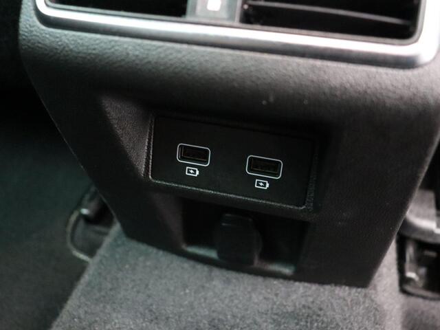 Renault MEGANE 140pk TCe R.S. Line | Clima | Stoelverwaming | Navi | Achteruitrijcamera | LED |