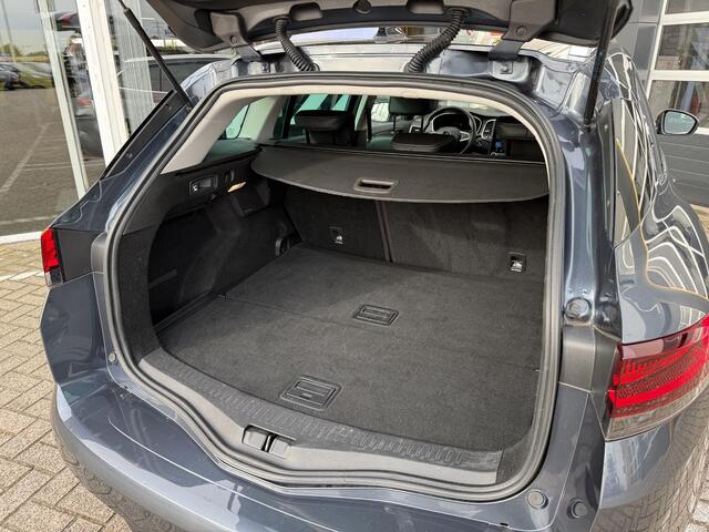 Renault MEGANE Estate 1.3 TCe 140 Techno | Trekhaak | NAP | Navigatie | Achteruitrijcamera | DAB | Key-less | Climate Control | LED | Dodehoek detectie |