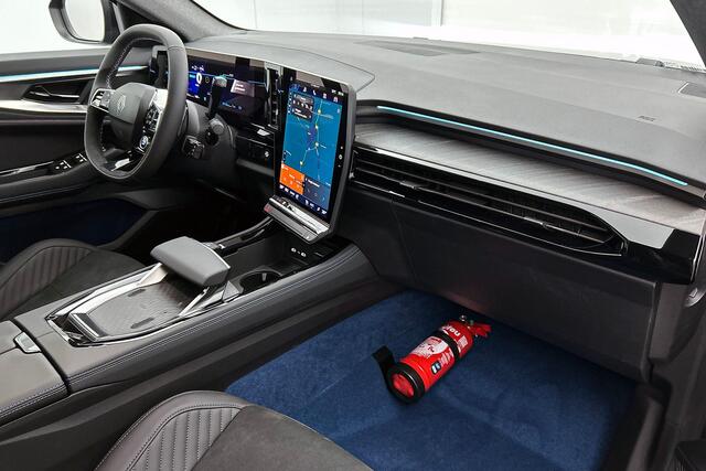 Renault Rafale 1.2 E-Tech 4x4 plug-in hybrid 300 esprit Alpine Pano, 4 Control, Adaptive cruise