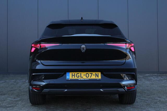 Renault Rafale 1.2 E-Tech 4x4 plug-in hybrid 300Pk Atelier Alpine | Google Navigatie | Draadloze Carplay | Wegklapbare Trekhaak | Harman Kardon Geluid | 4Control | Adaptieve Onderstel | Elek. Stoelen | Stoel & Stuurverwarming | Treeplanken | Spoiler |