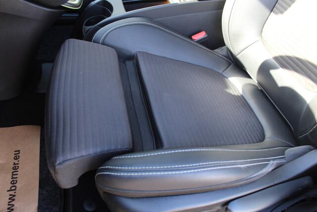 Renault SCENIC 1.2 TCe Intens , Trekgewicht 1850kg Zeer nette hoog zitter , Climate control , Navigatie , Cruis control Trekhaak , Parkeer sensoren V+A , AGR stoel bestuurder