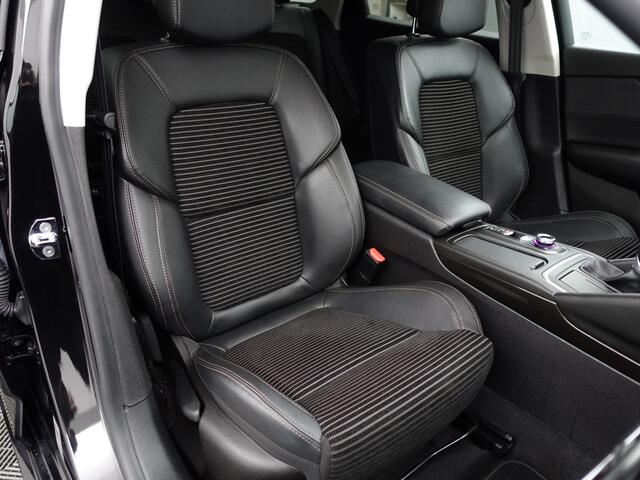 Renault TALISMAN Estate 1.3 TCe Intens Aut- 4 Control, Stoelmassage, Bose Audio, Sfeerverlichting, Carbon, Lane Assist