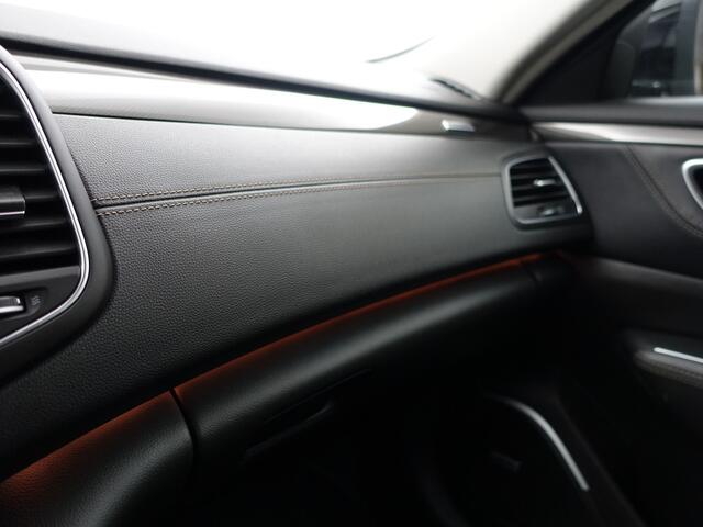 Renault TALISMAN Estate 1.3 TCe Intens Aut- 4 Control, Stoelmassage, Bose Audio, Sfeerverlichting, Carbon, Lane Assist