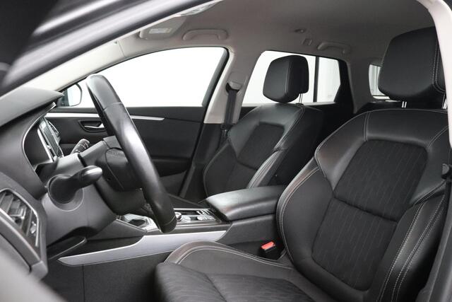 Renault TALISMAN Estate 1.3 TCe Limited | Carplay/Android auto | Parkeersensoren | Climate Control |