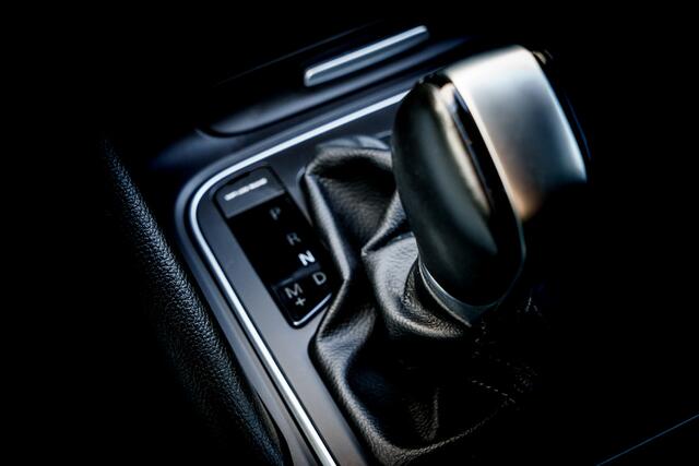 Renault TALISMAN Estate 1.6 TCe Initiale Paris | Leder | Adapt Cruise | Trekhaak | Massage | Head-Up | LED