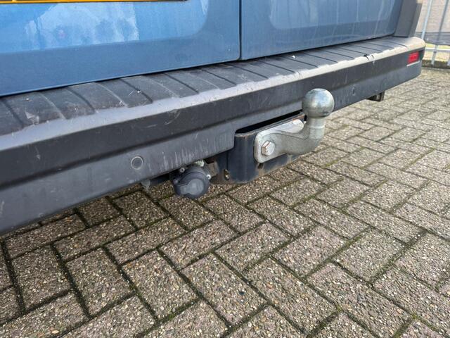 Renault TRAFIC 1.6 dCi T29 L2H1 DC Luxe Energy | 1e eigenaar | 3-zitplaatsen | Airco | Achteruitrijcamera | Cruise control | Trekhaak | Zijschuifdeur-rechts | Elektrische ramen |