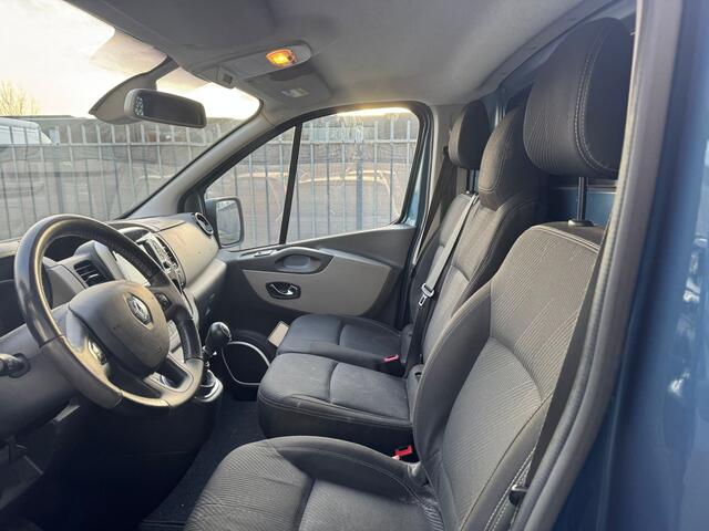 Renault TRAFIC 1.6 dCi T29 L2H1 DC Luxe Energy | 1e eigenaar | 3-zitplaatsen | Airco | Achteruitrijcamera | Cruise control | Trekhaak | Zijschuifdeur-rechts | Elektrische ramen |