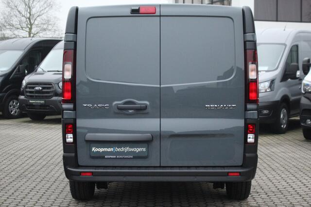 Renault TRAFIC 2.0dCi 150pk T30 L2H1 DC | 6-Zits | Carplay/Android | Camera | Lease 627,- p/m