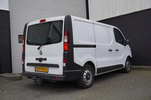 Renault TRAFIC 2.0 dCi 120PK EURO6 - Airco - Navi - Cruise - ¤ 13.900,- Excl.