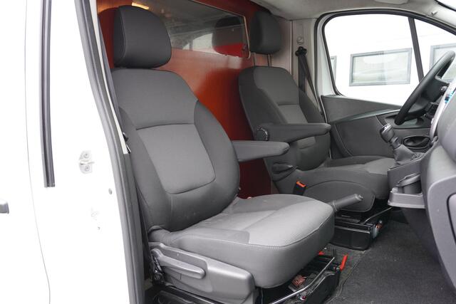 Renault TRAFIC 2.0 dCi 120PK EURO6 - Airco - Navi - Cruise - ¤ 13.900,- Excl.