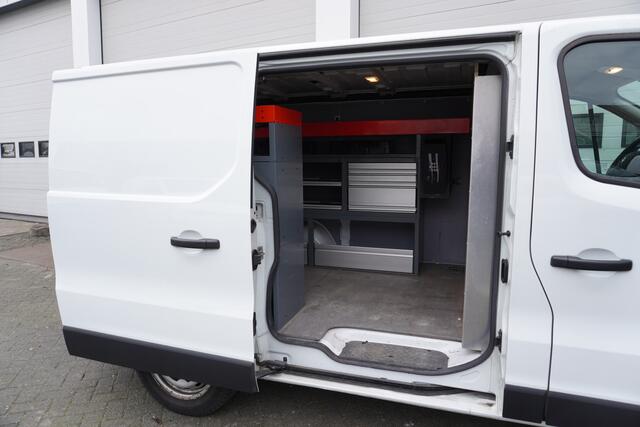 Renault TRAFIC 2.0 dCi 120PK EURO6 - Airco - Navi - Cruise - ¤ 13.900,- Excl.