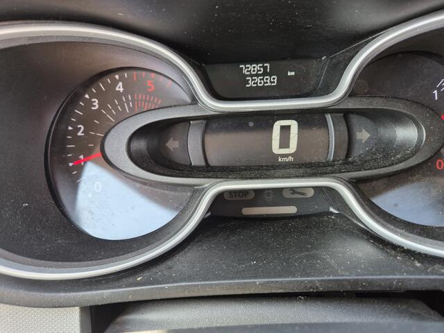 Renault TRAFIC 1.6 dCi passenger 8-pers 72.000km militair kenteken cvo airco cruise pdc achterschade Générique