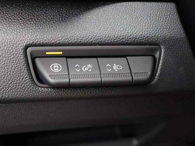 Renault TRAFIC 2.0 dCi 150pk EDC T30 L2H1 Advance | Reservewiel | Volumetrisch anti-diefstal alarm | Trekhaak | Laadruimtebetimmering | Achteruitrijcamera |