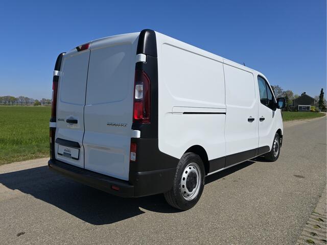 Renault TRAFIC 2.0 dCi T30 L2 H1 - Euro 6 - 130 Pk - Navi - ParkeerCamera - Airco