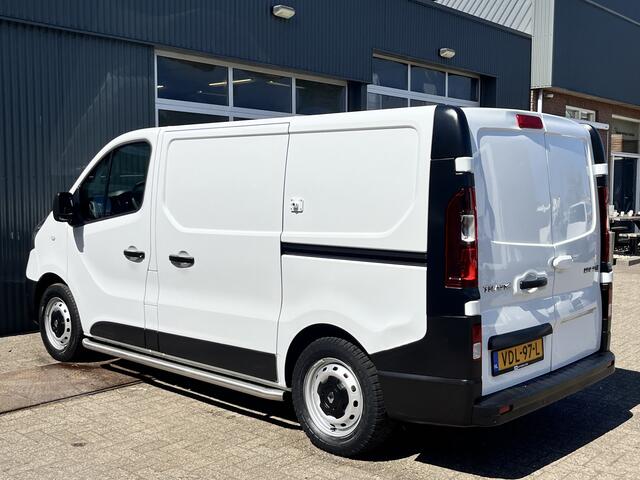 Renault TRAFIC 1.6 dCi 95 L1H1 2x Schuifdeur Kastinrichting Airco Cruise controle Kastinrichting 3-Persoons Telefoonverbinding Parkeersensoren achter Sitebars 1e eigenaar Euro 6 Dealer onderhouden
