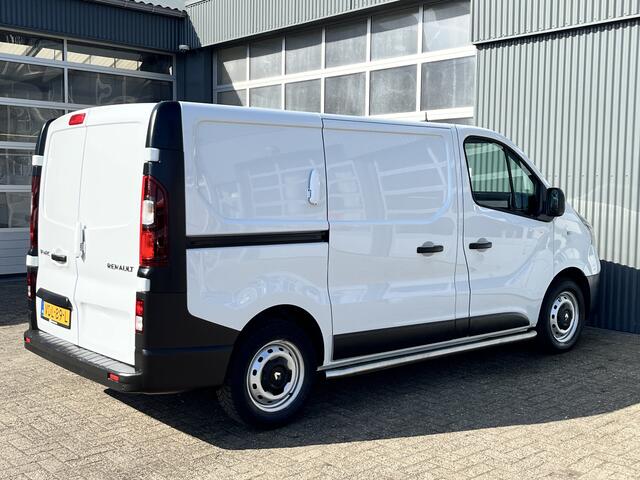 Renault TRAFIC 1.6 dCi L1H1 2x Schuifdeur Kastinrichting Airco Cruise controle Kastinrichting 3-Persoons Telefoonverbinding Parkeersensoren achter Sitebars 1e eigenaar Euro 6 Dealer onderhouden