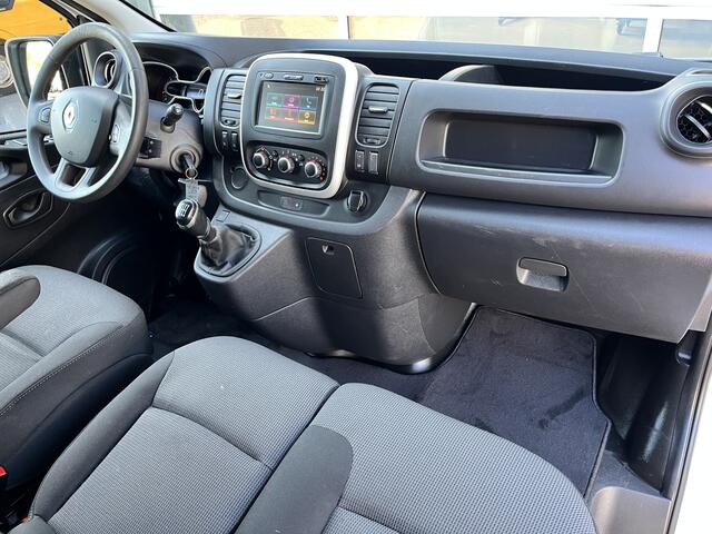 Renault TRAFIC 1.6 dCi L1H1 2x Schuifdeur Kastinrichting Airco Cruise controle Kastinrichting 3-Persoons Telefoonverbinding Parkeersensoren achter Sitebars 1e eigenaar Euro 6 Dealer onderhouden