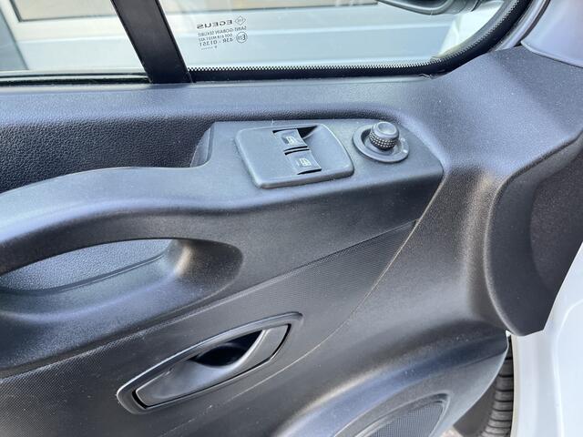 Renault TRAFIC 1.6 dCi L1H1 2x Schuifdeur Kastinrichting Airco Cruise controle Kastinrichting 3-Persoons Telefoonverbinding Parkeersensoren achter Sitebars 1e eigenaar Euro 6 Dealer onderhouden