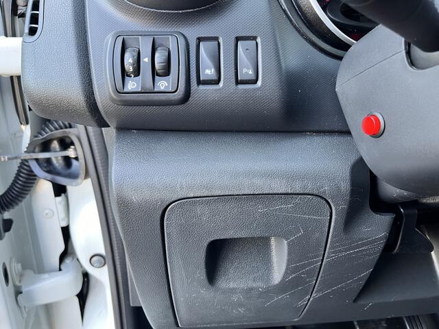 Renault TRAFIC 1.6 dCi L1H1 2x Schuifdeur Kastinrichting Airco Cruise controle Kastinrichting 3-Persoons Telefoonverbinding Parkeersensoren achter Sitebars 1e eigenaar Euro 6 Dealer onderhouden