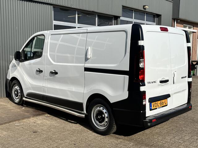 Renault TRAFIC 1.6 dCi L1H1 2x Schuifdeur Kastinrichting Airco Cruise controle Kastinrichting 3-Persoons Telefoonverbinding Parkeersensoren achter Sitebars 1e eigenaar Euro 6 Dealer onderhouden